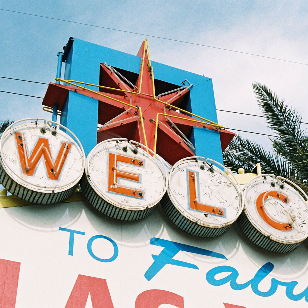 
                      
                        Welcome To Las Vegas Sign
                      
                    